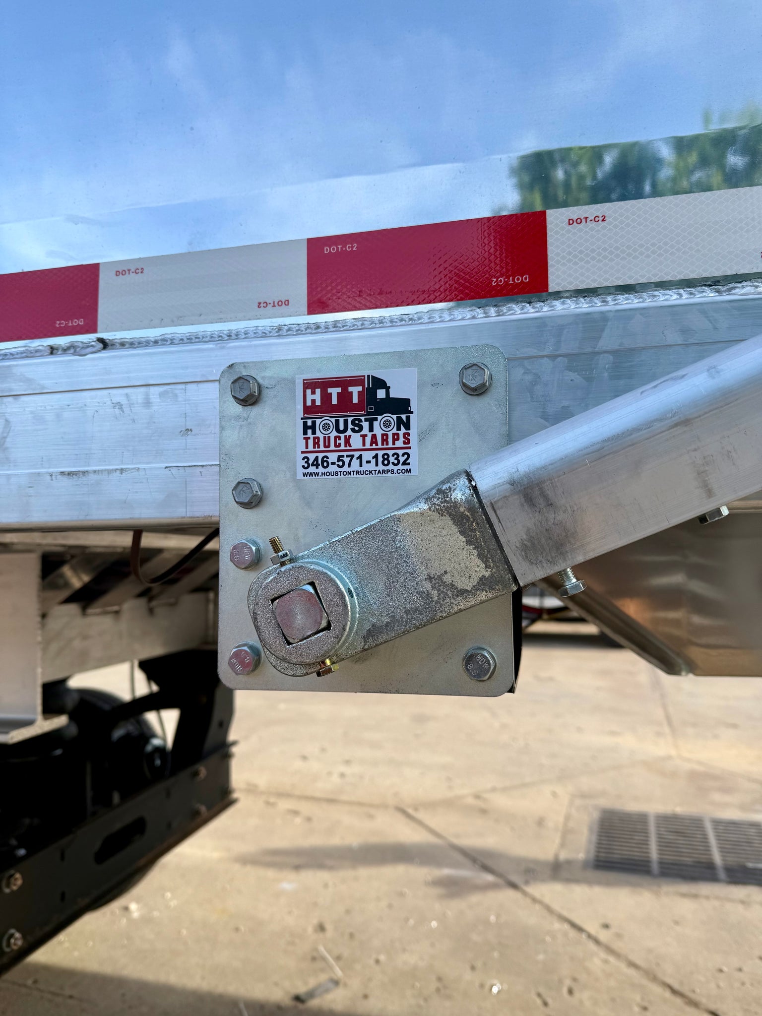 AE UNDERMOUNT END FITTING